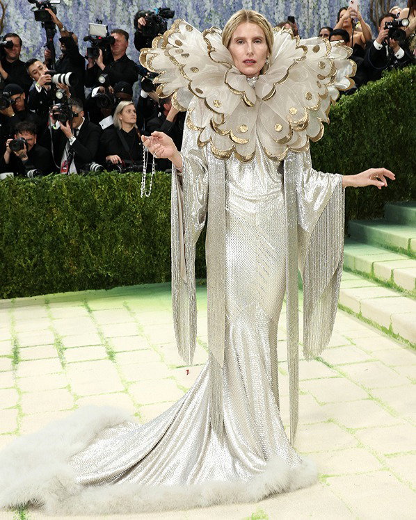 https://www.valentino.com/v-universe/valentino-diary/celebrities/met-gala-2026