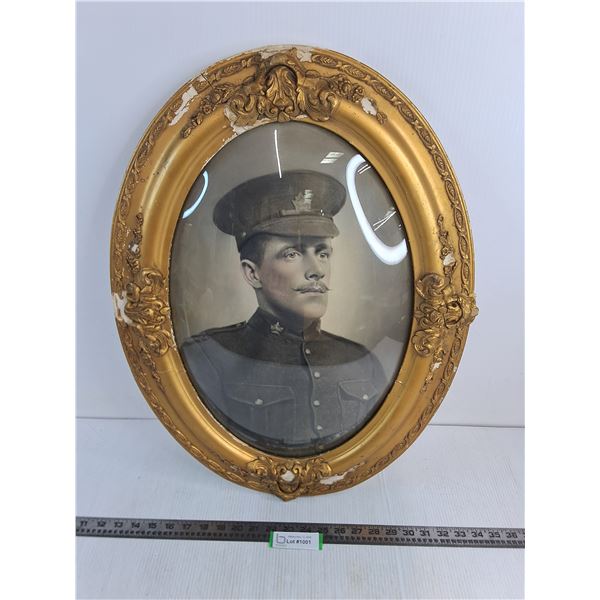 WW1 CEF Soldier Photograph in Ornate Oval Frame & Convex Glass - 25