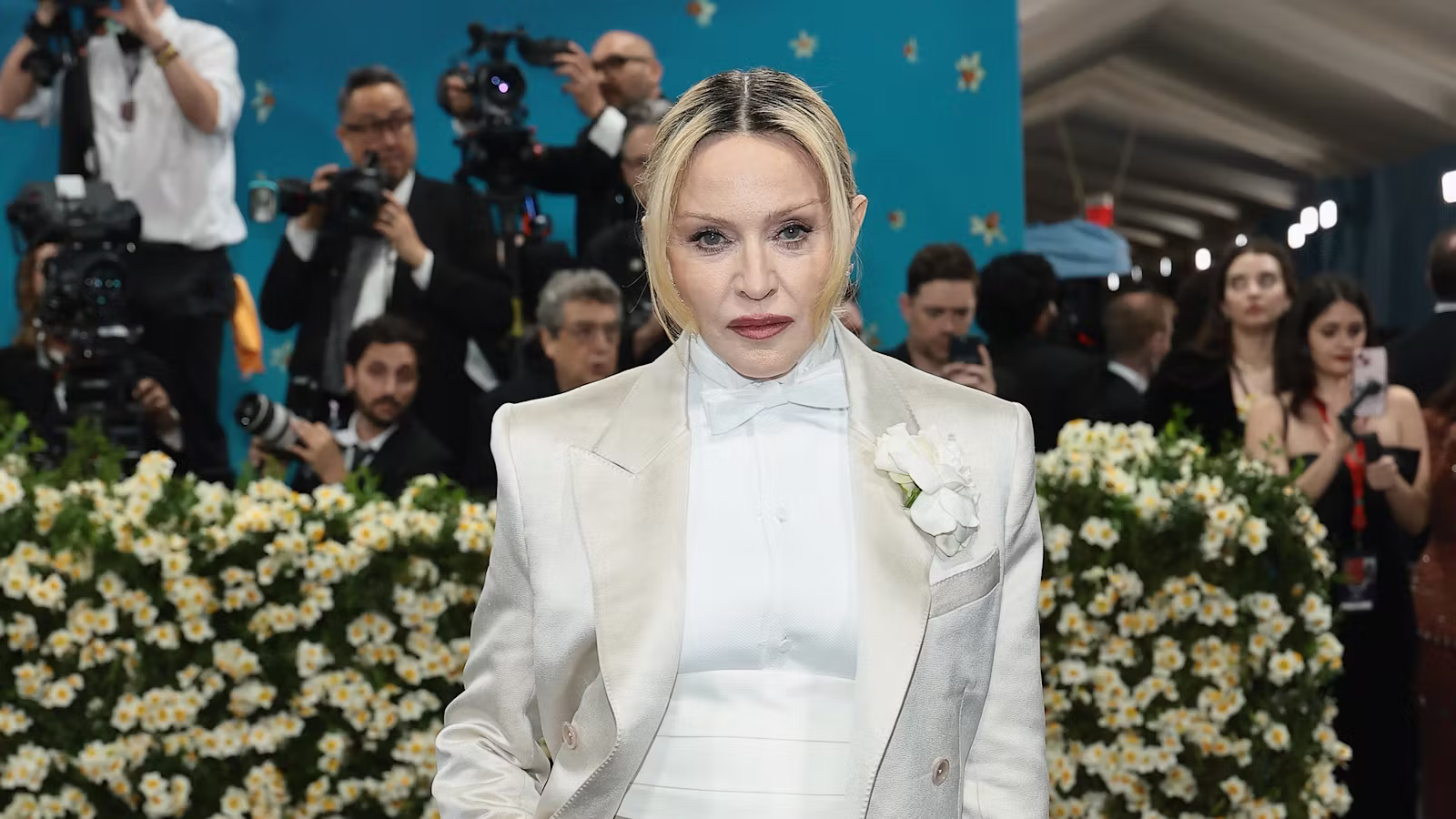 Madonna’s Ship-Shaped Hat At The Met Gala Just Broke The Internet
