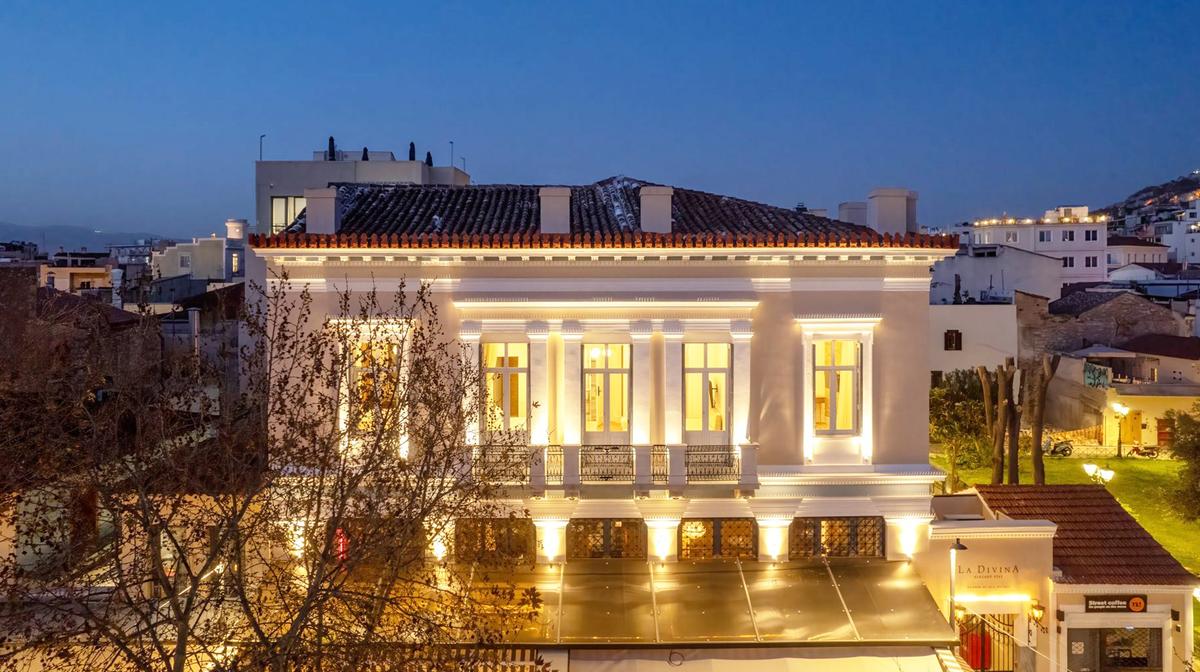 Award-Winning Athens Glamour near Acropolis with Daily A La Carte Breakfast & Olympic Tennis Club