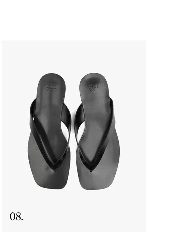 Flat leather sandals