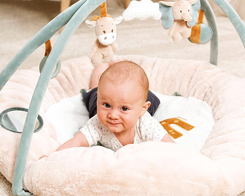 Luna & Axel Tapis pouf d’éveil avec arches de Nattou