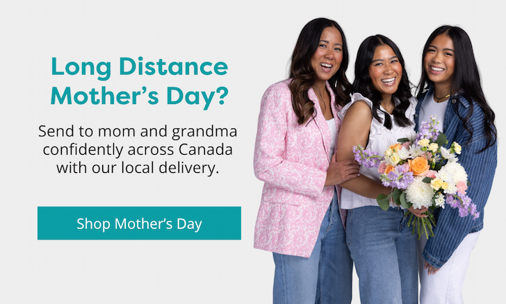 3 Women holding a Callia bouquet
