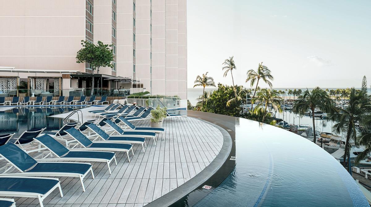 Honolulu Waterfront Haven near Waikiki Beach with Daily Breakfast & Daily US$25 Dining Credit