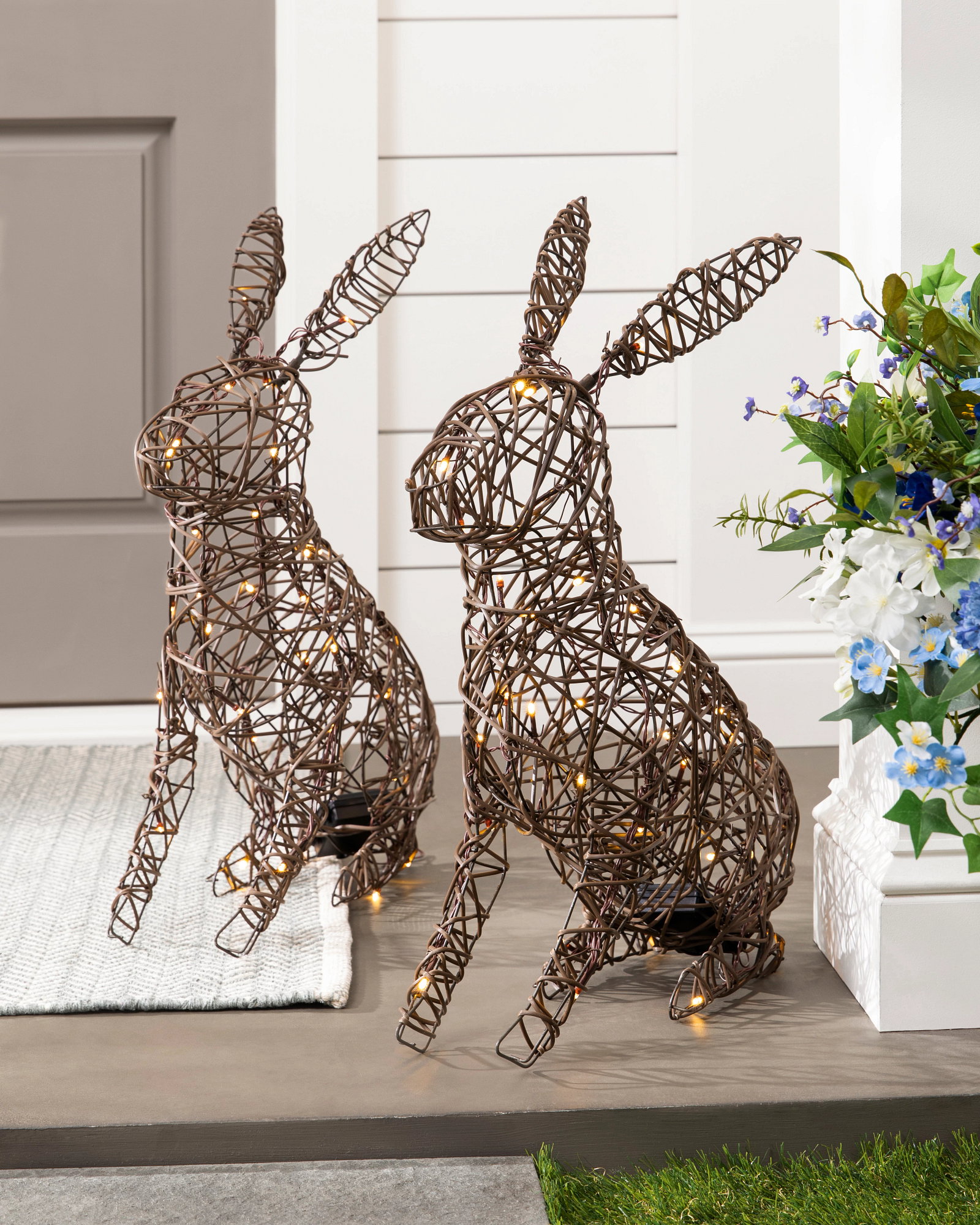 Outdoor Lit Wire Rabbit Set