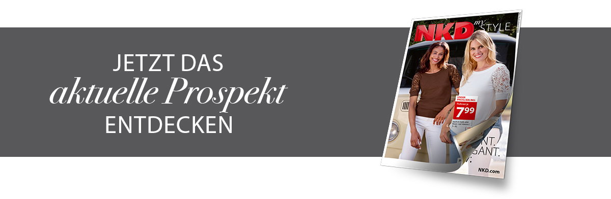 Prospekt, Frauenmodel trägt beigefarbenes Langarmshirt, weiße Hose, Frauenmodel trägt weißes Oberteil mit Spitze, beigefarbene Hose, Vorderansicht
