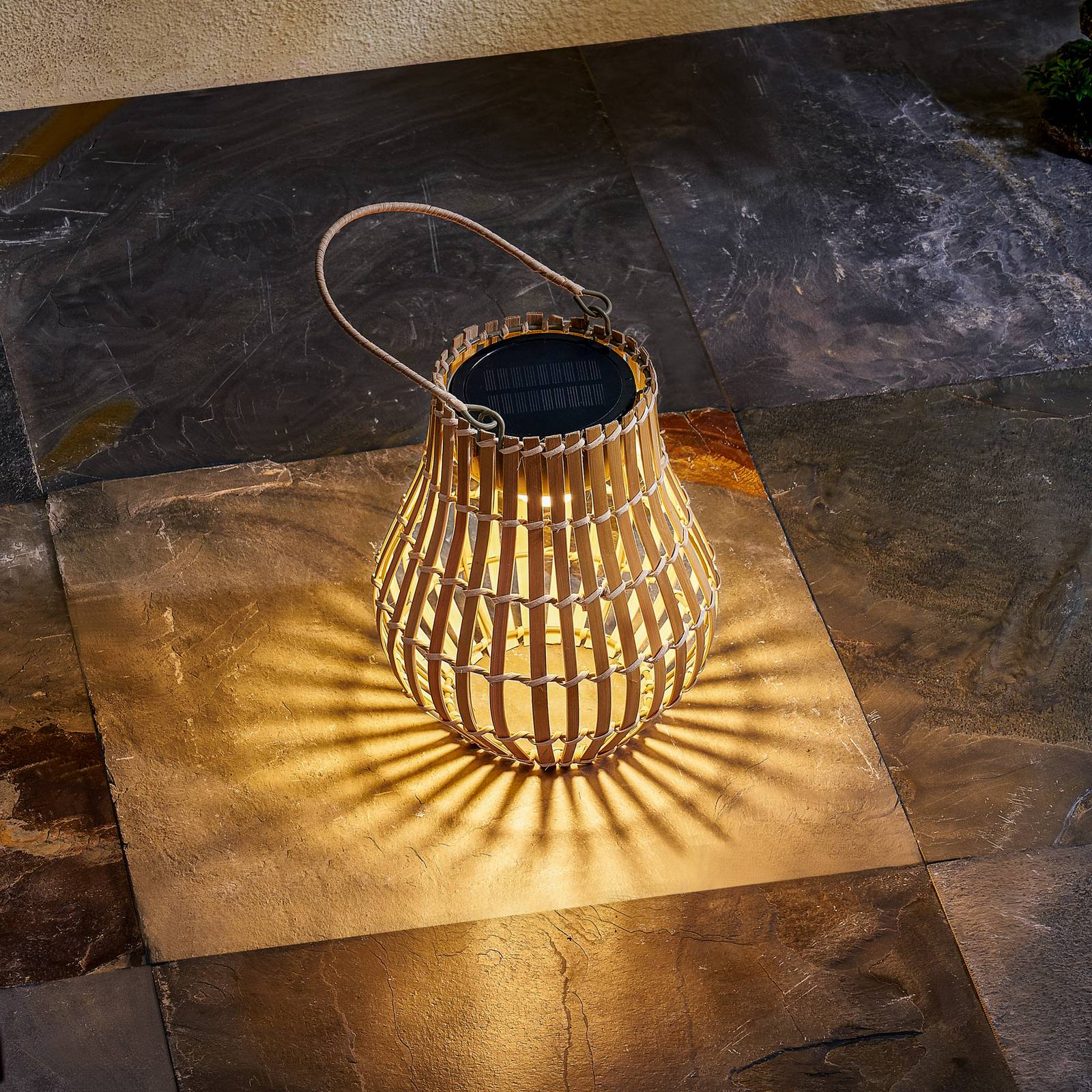 Lámpara LED para terraza Amaria de Lindby, bambú, Ø 18 cm
