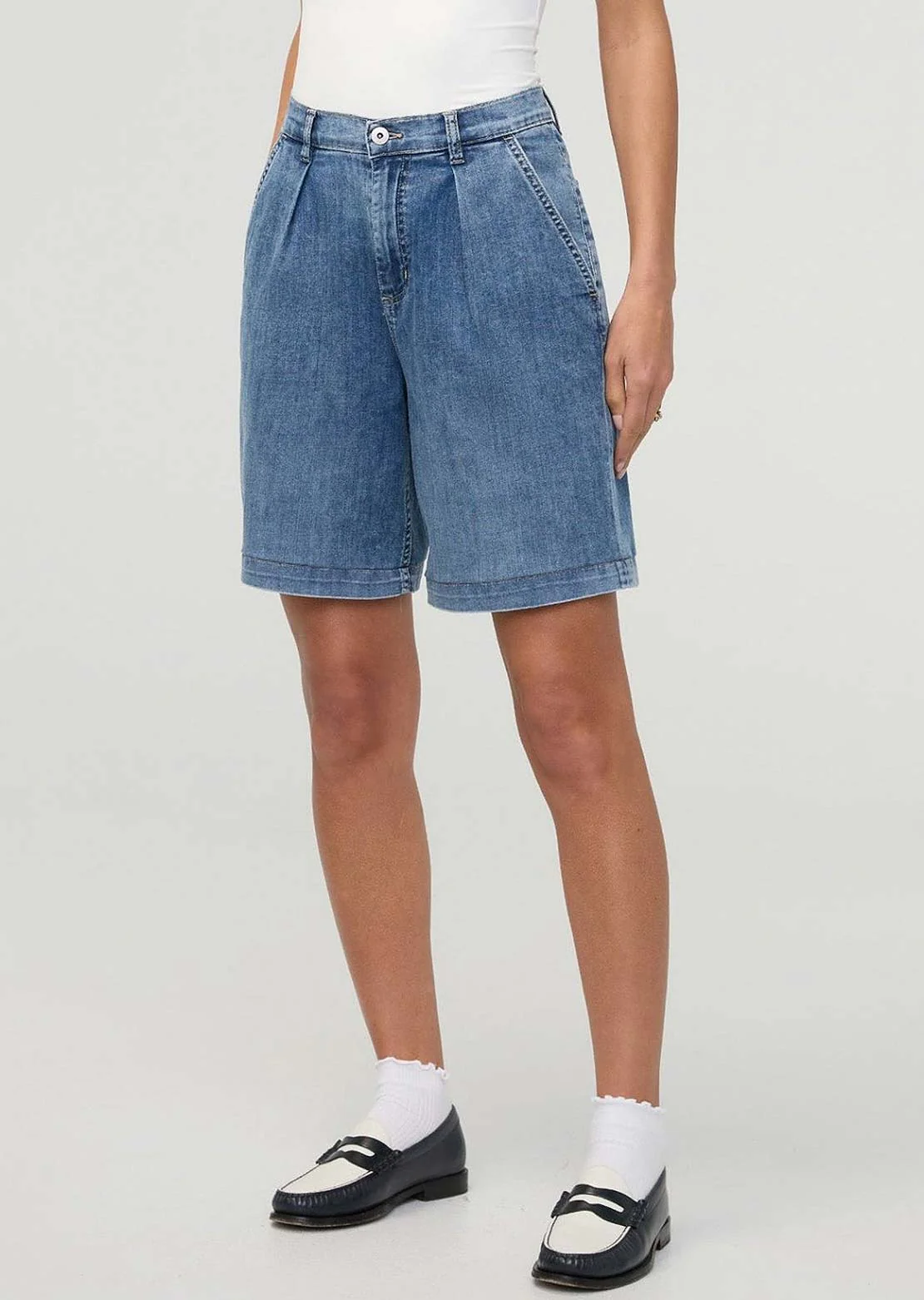 Image of DUER Women's Performance Denim Lite Pleated Long Shorts