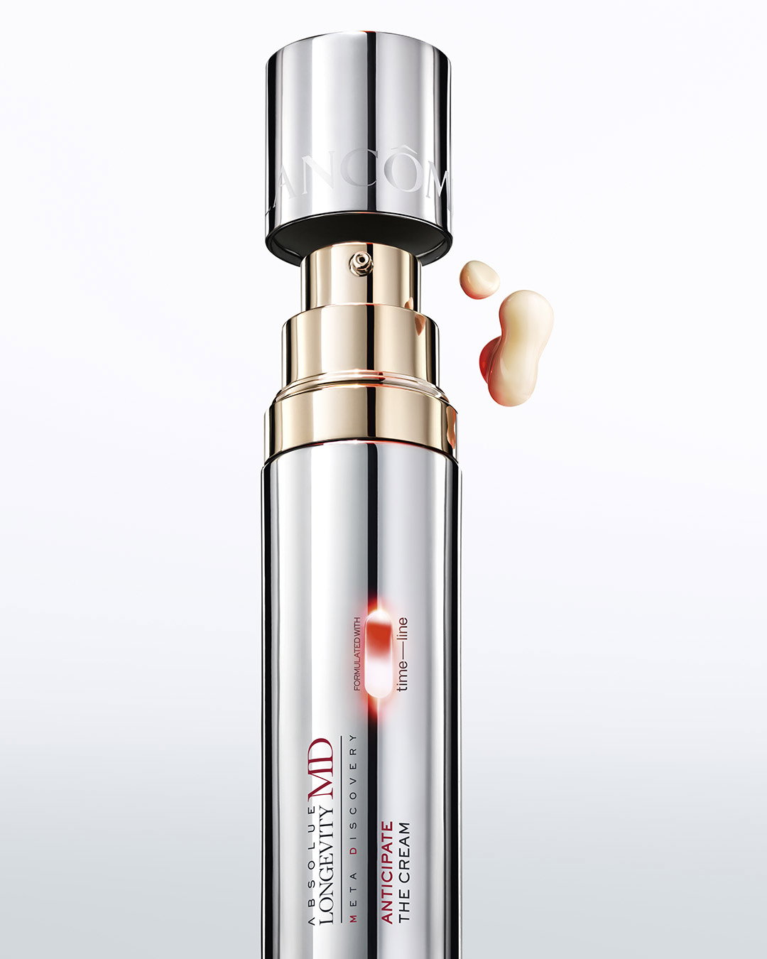  Flacone di Lancôme Absolue Longevity MD Anticipate The Cream aperto con texture crema su sfondo neutro.