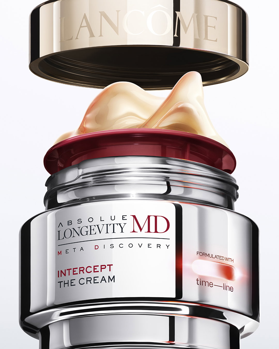 Vasetto aperto di Lancôme Absolue Longevity MD Intercept The Cream con texture crema in evidenza su sfondo neutro.