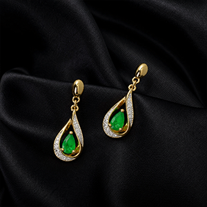 BOUCLES D'OREILLES EN emeraude
