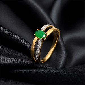 BAGUE EN emeraude
