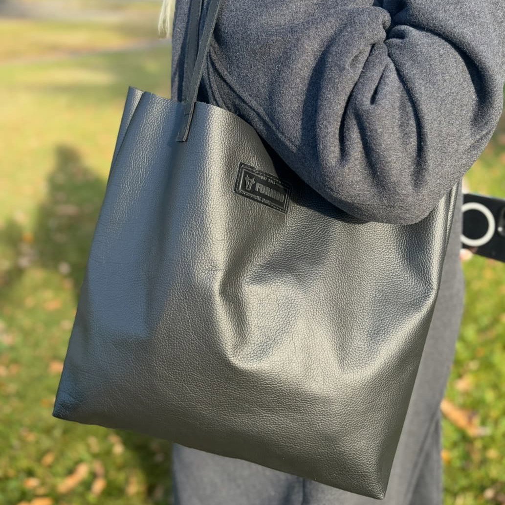 Lynleys Leather Tote Bag 