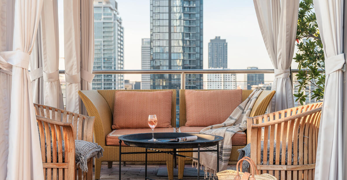 Book your last-minute city break with a discount today. 
