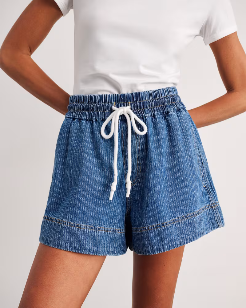 Image of Loe Pull On Short