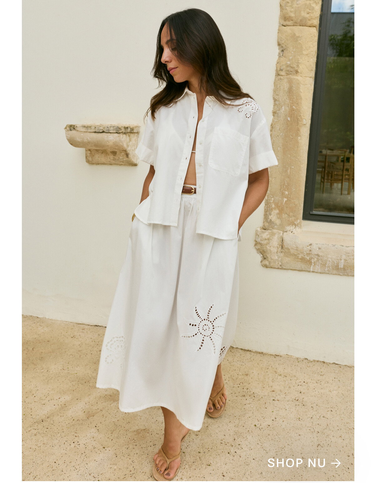 EFFORTLESSLY WHITE