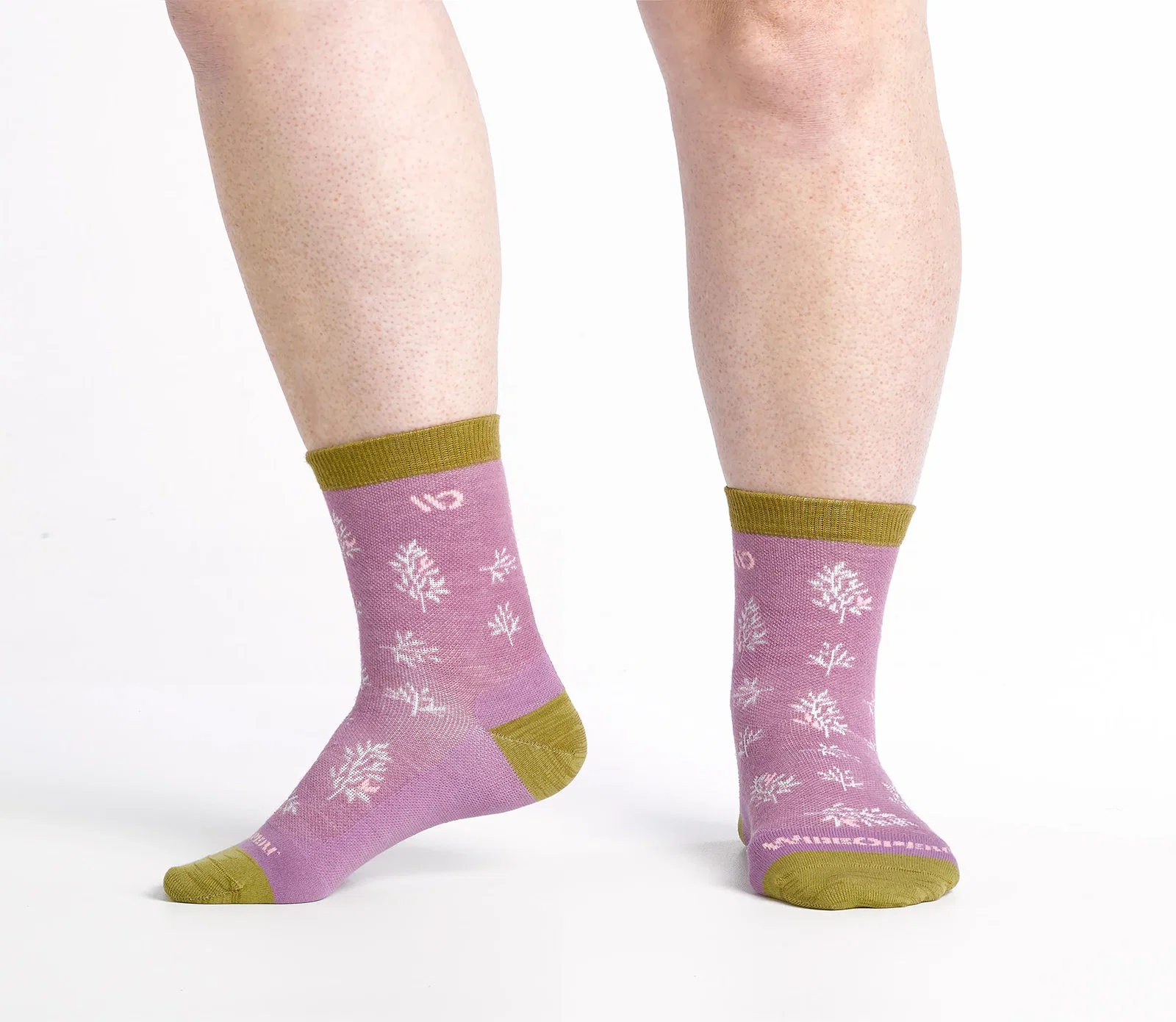 Image of Women's Foliage No Cushion Micro Crew Socks