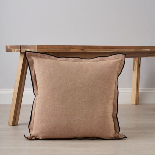 Pierre Cushion, Natural