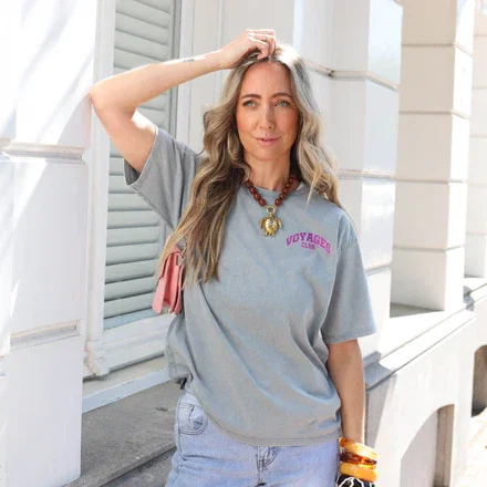Voyage club tee grijs