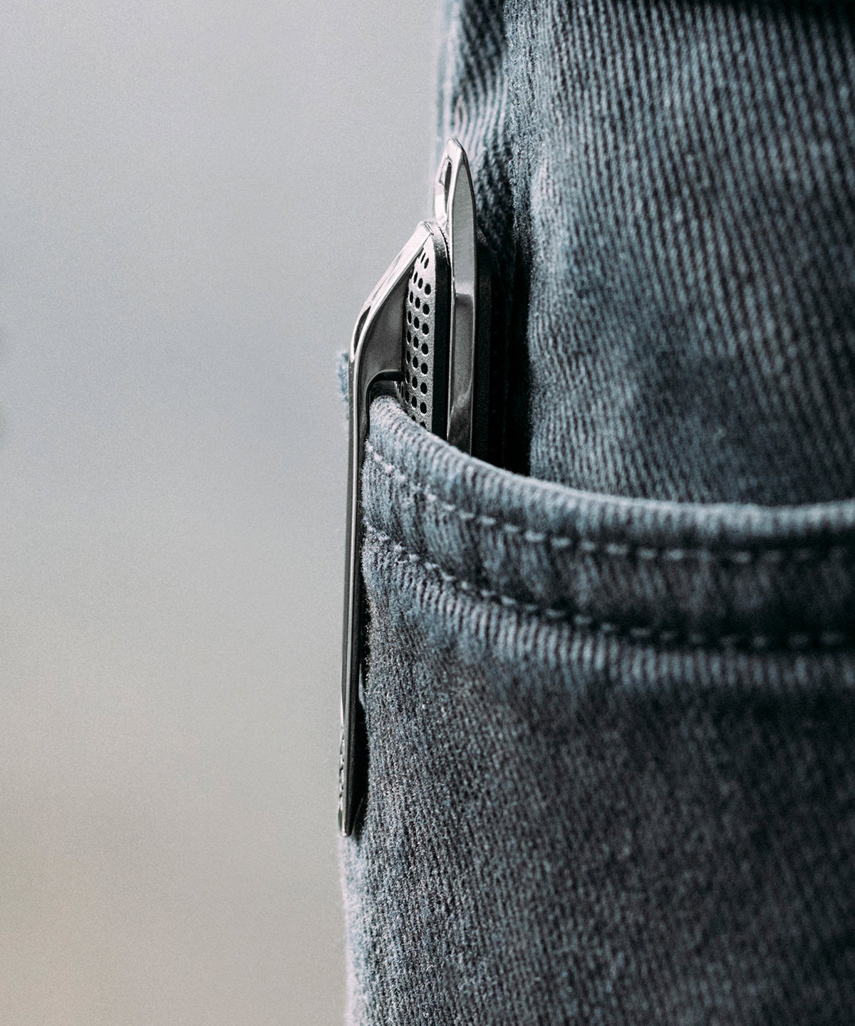 The Ellis clipped in pocket
