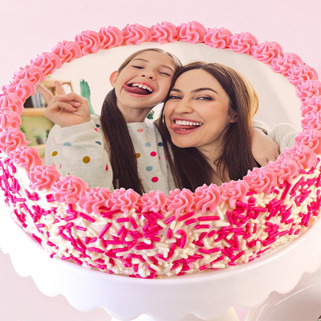 Cakes That Bring A Giant Smile