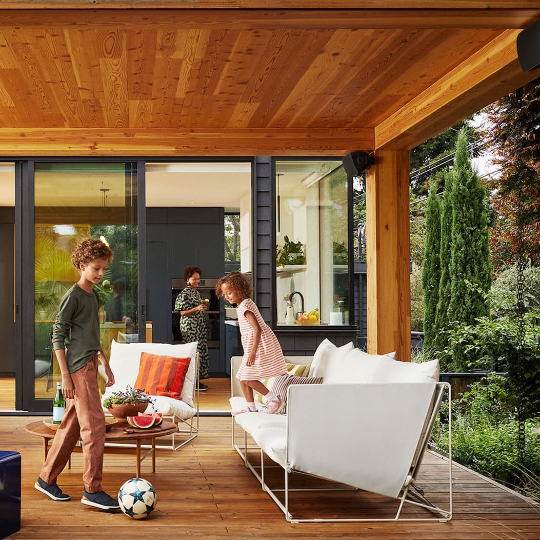 EXPLORE PORTBALE SPEAKERS
