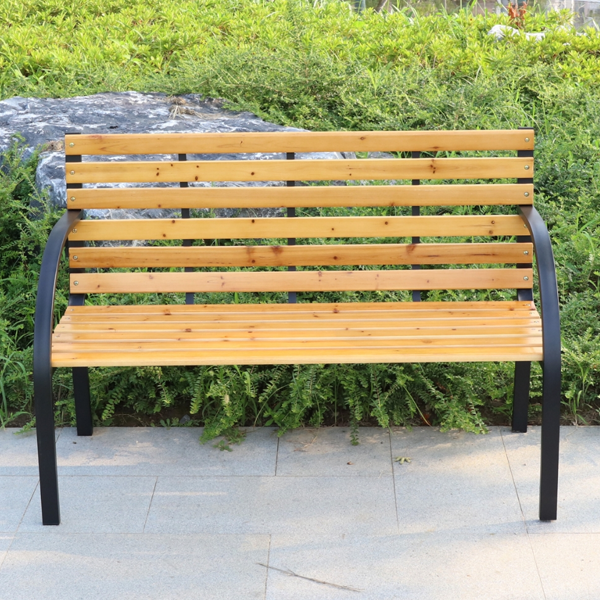 Holzstuhl mit grauem Polsterkissen und Schutzbeschichtung, ca. 82 x 74 x 94,5 cm