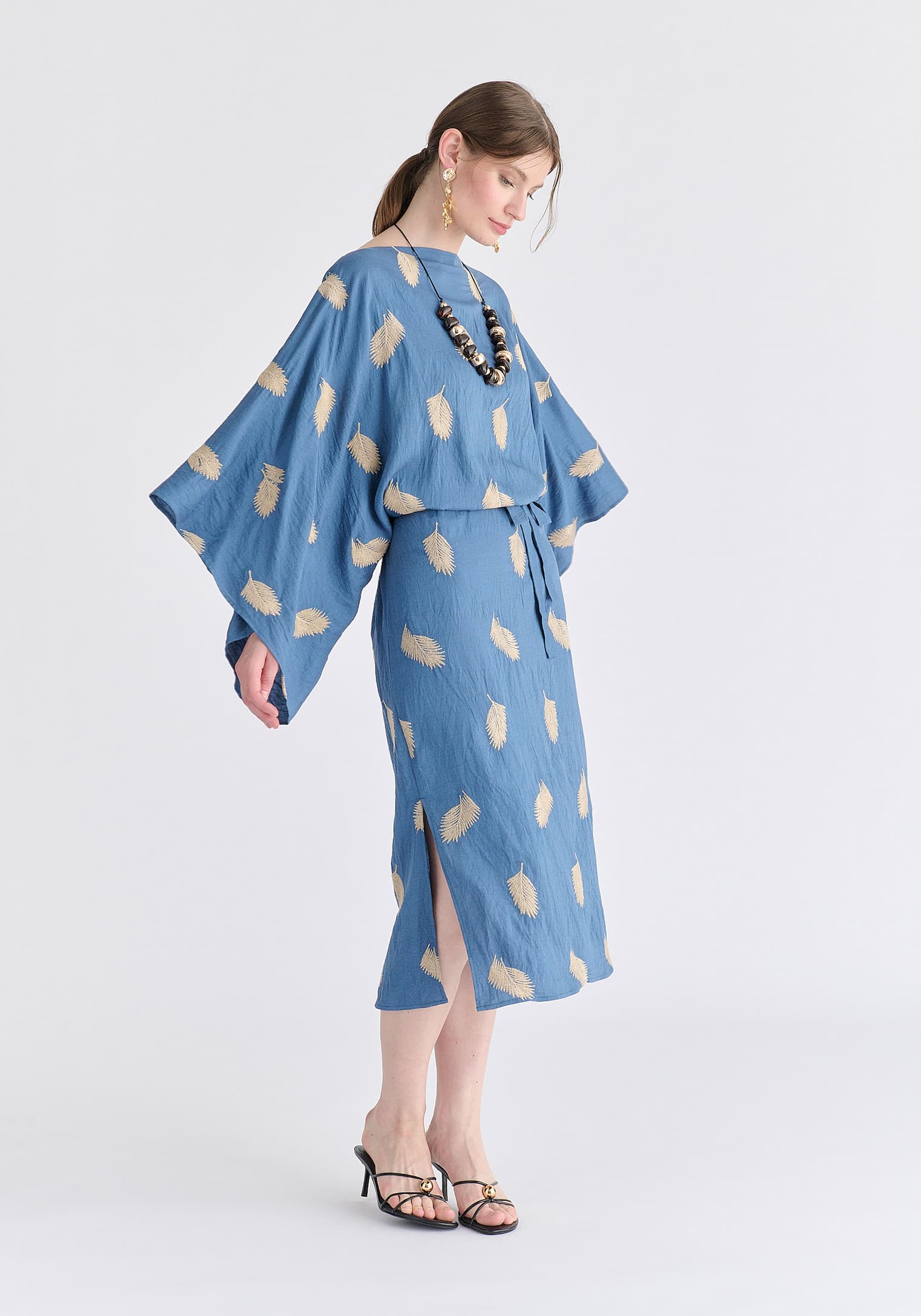 Leaf Embroidered Kimono Sleeves Midi Dress in Blue 