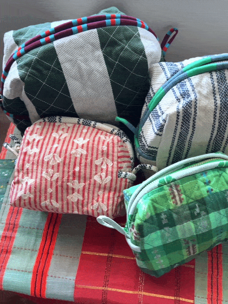 gif of quilted pouches