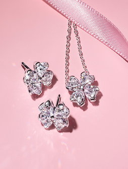 Sparkling Lucky Clover Necklace & Earrings Gift Set