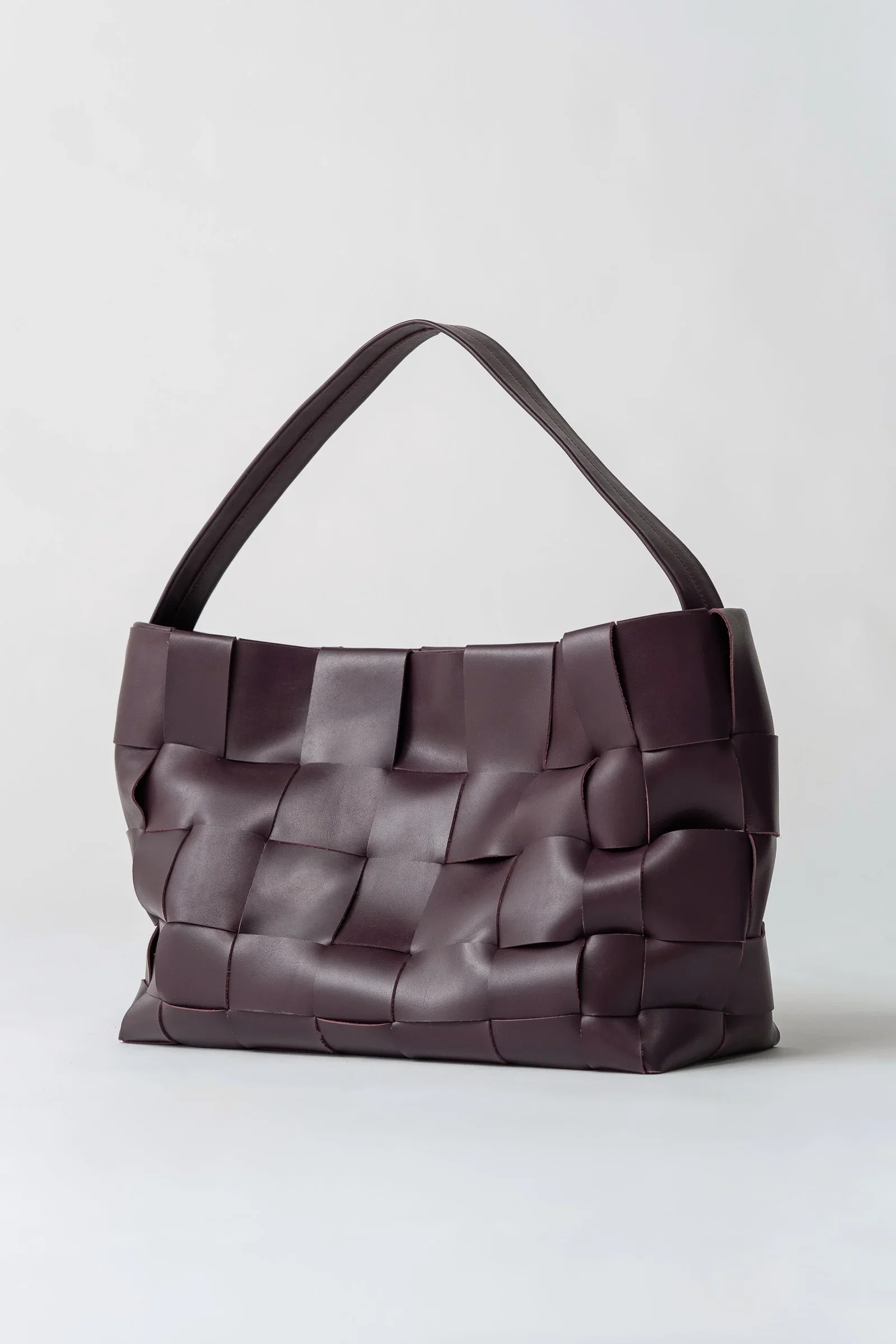 Image of Woven Large Tote - Plum