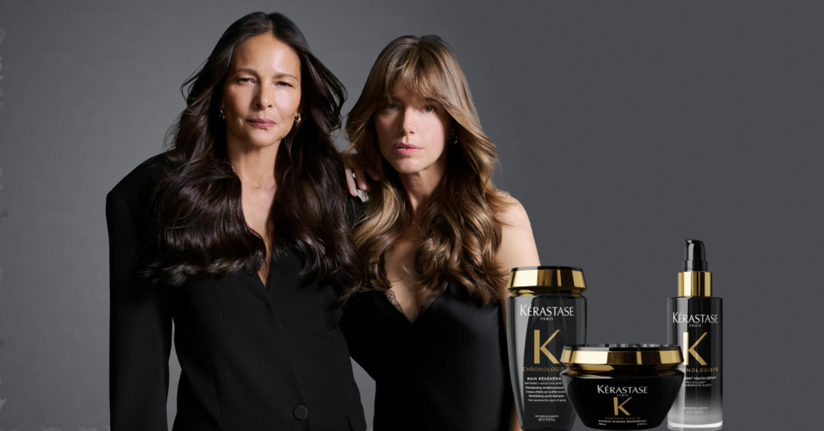 Due donne con capelli sani e luminosi accanto ai prodotti Kérastase Chronologiste: shampoo, maschera e siero di vetro davanti all'occhio