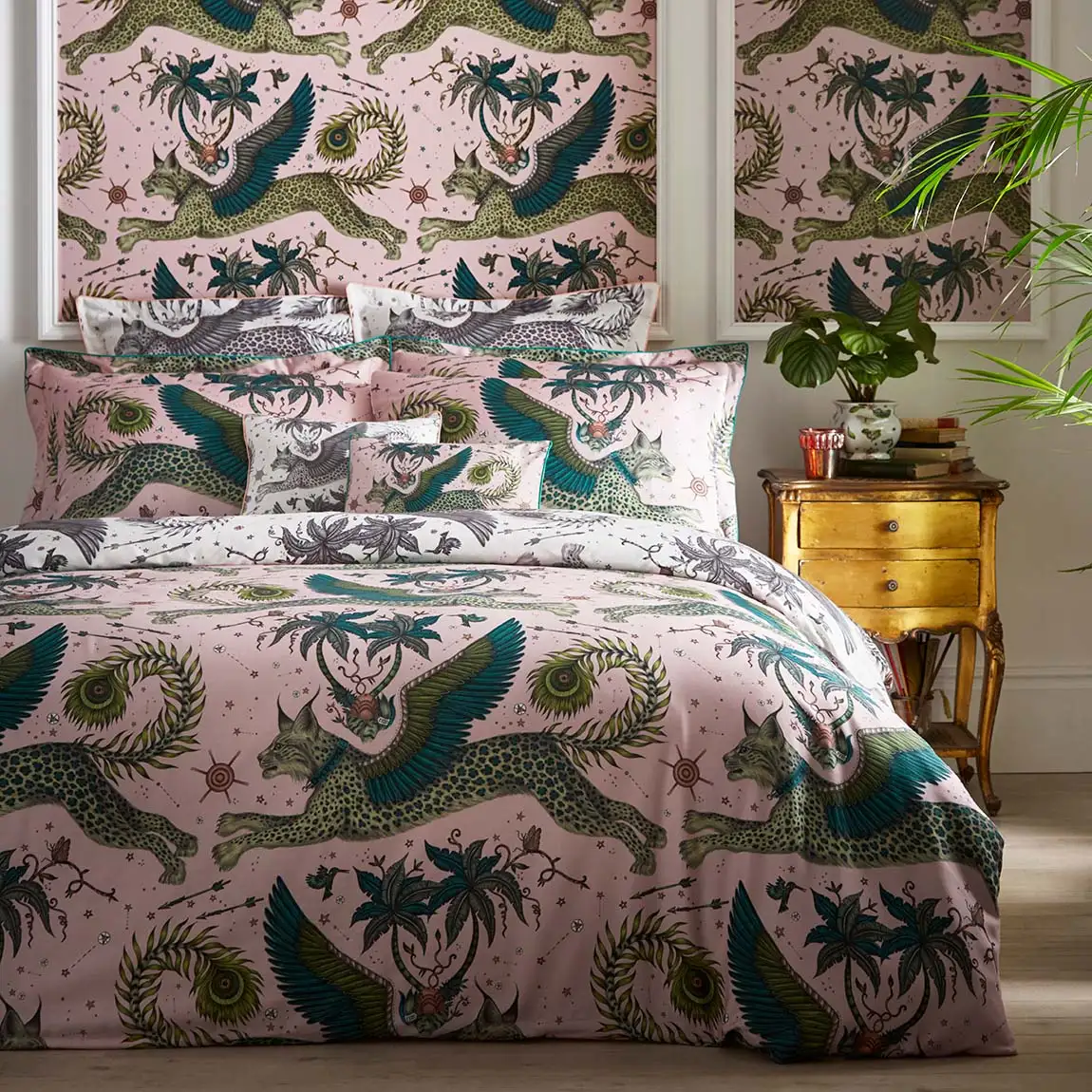 Image of Lynx Bedding Set