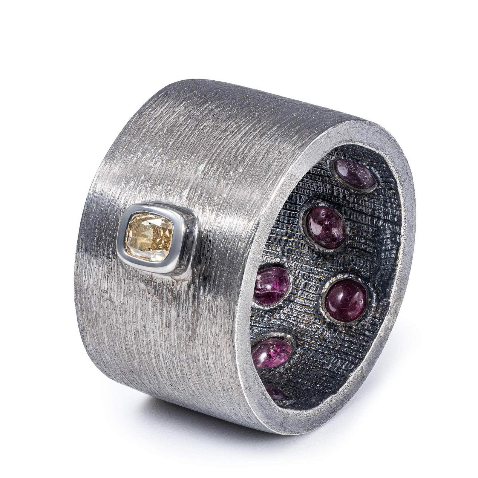 Intra 0.20 Carat Olive Diamond & Hidd...