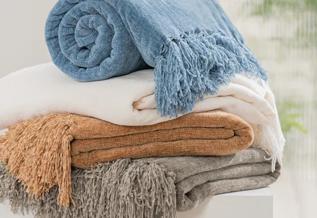 In-Stock Blankets & Throws