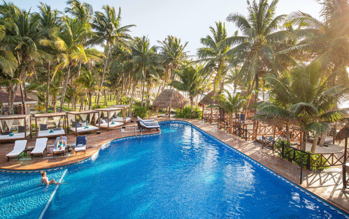 El Dorado Seaside Suites