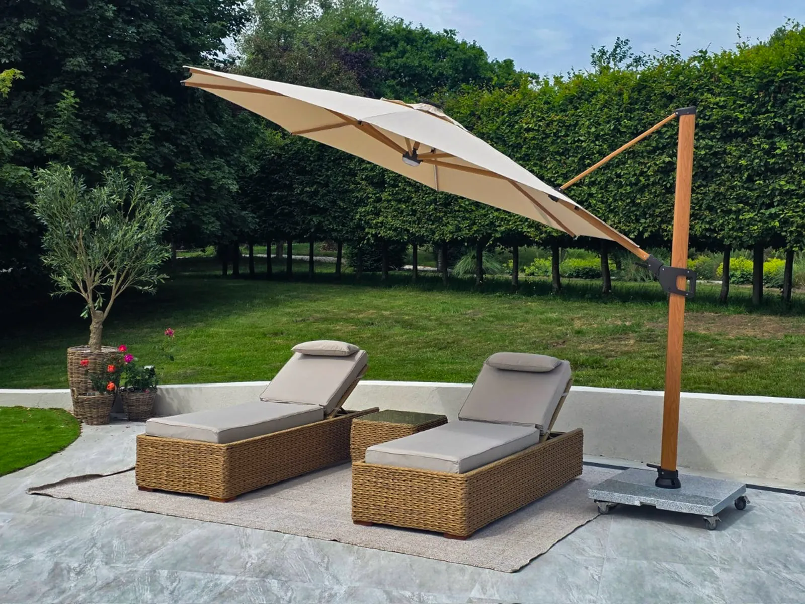 Image of Pisa 3.5M Dia Cantilever Parasol with LED Lights