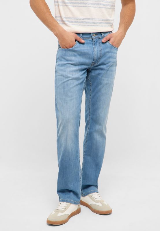 Jeans Style Tramper Straight ULW mit signifikant leichterem Denim-Stoff