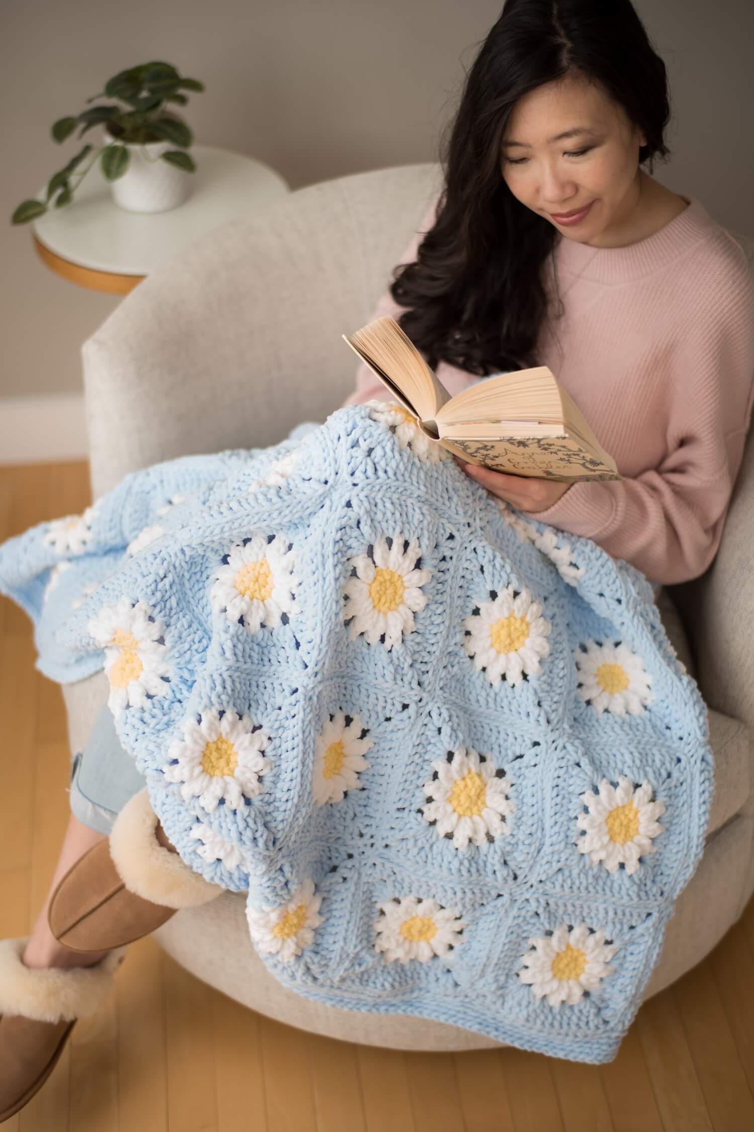 Image of Crochet Kit - Plush Daisy Blanket