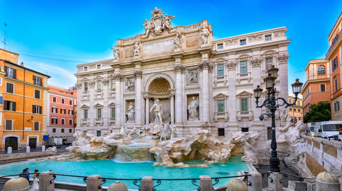 Grand Opening: Central Rome Palatial Retreat with Daily Breakfast & Nightly Spritz