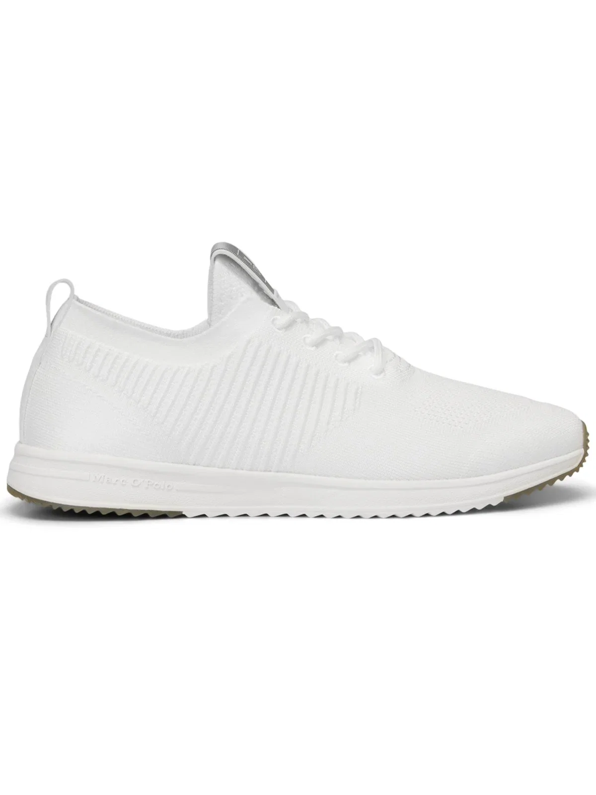 Lightweight runner sneakers made of mesh textile