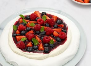 Pavlova con frutos rojos