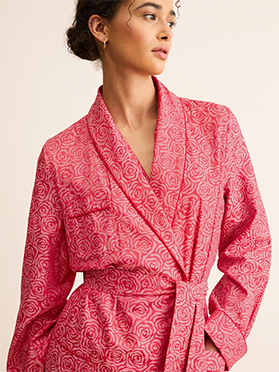 Women's Cotton Jacquard Dressing Gown in Red Rose
