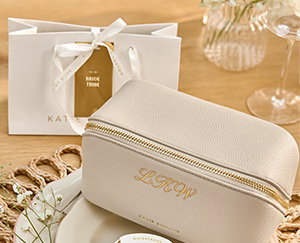 Fold-Out Mirror Makeup Bag in Oyster