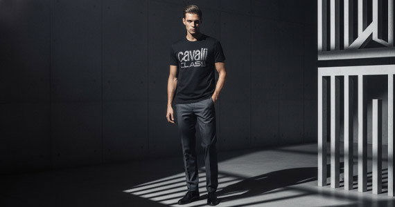 VÊTEMENTS SOBRES ET RAFFINÉS