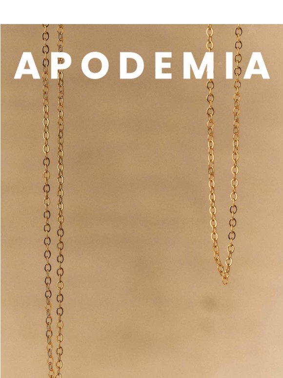 La compra de charm + cadena tiene regalo