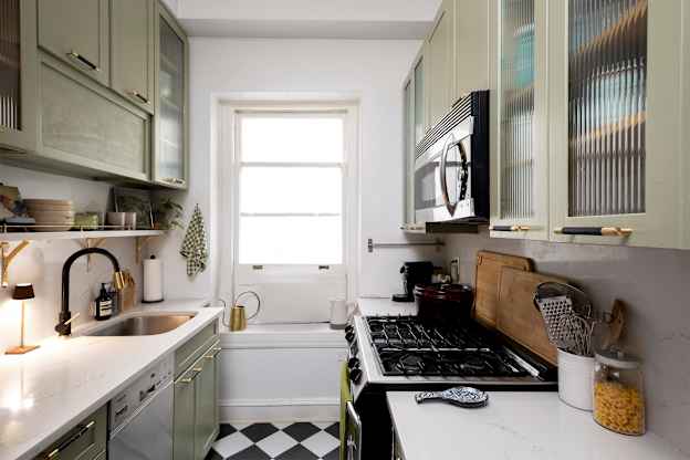 This Might Be the Most Small-Space-Friendly Dish Rack I’ve Ever Tried