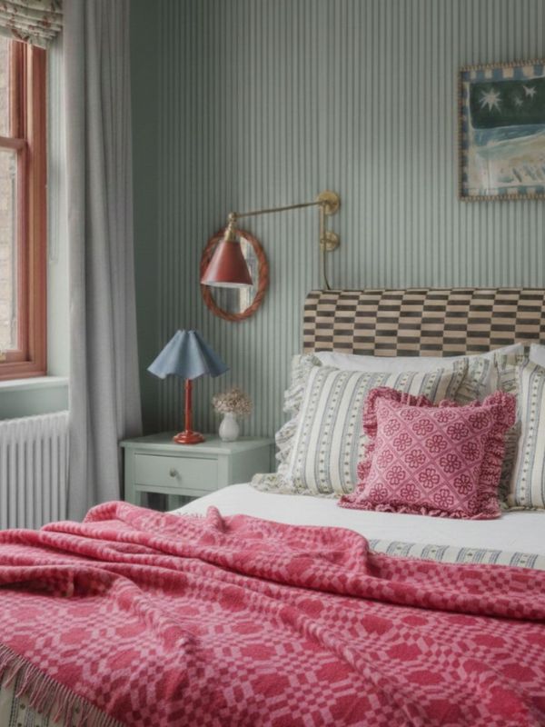 Lambswool Blanket in Pink Pixel