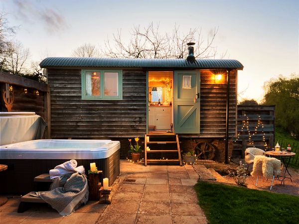 Devon Heaven Hideaways - luxury hot tub shepherds huts