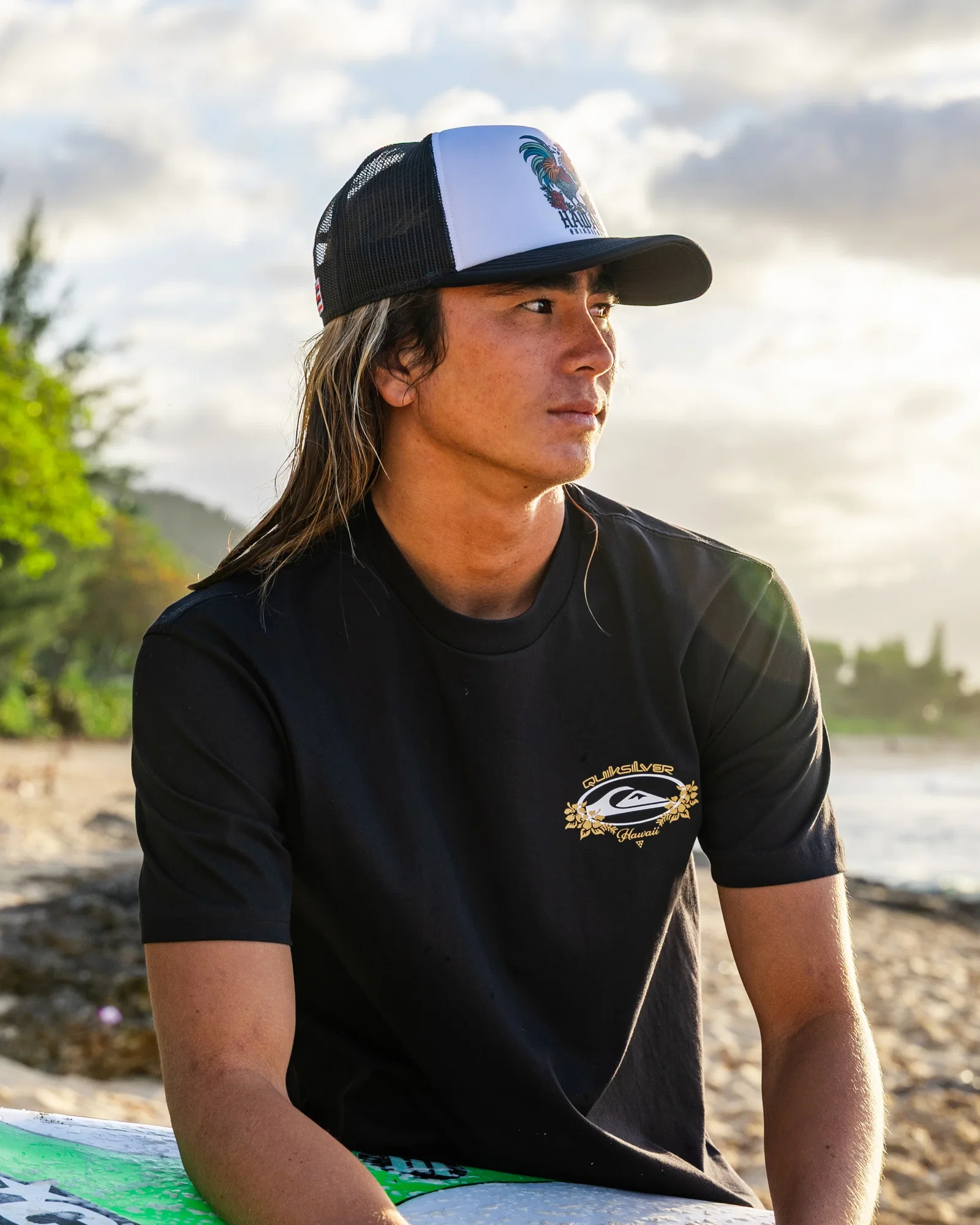 Image of Hawaii Floral Classic Short Sleeve Knit T-Shirt - Black